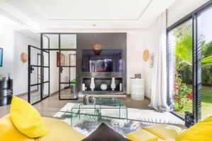 Villa Moderne and Chic Piscine Chauffee 6 Pers