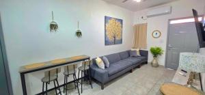 10 MIN FROM BEACH! 4 Queen Beds