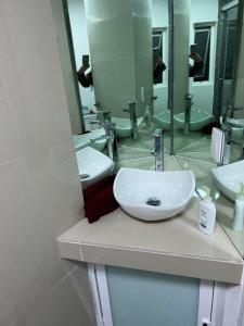 Spectacular PH with office in front of Perisur