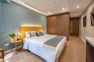 Vibrant Space- Explore Wonders in El Tesoro 313