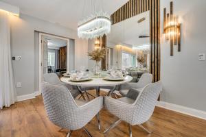 9 Mi to Disney Themed Rooms and Private Pool!