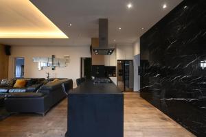 Exclusive 3-Bedroom Luxury Villa Cape Town CBD