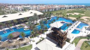 Cobertura no Golf Ville deck privativo com jacuzzi e churrasqueira