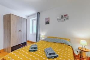 Appartements 3 pieces, climatise, calme, 100m du centre, parking, 