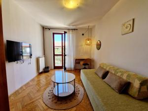 SUNNY Apartment with large balcony by Villa Mihaela Poreč