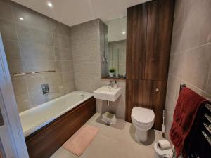 1 Bed Flat at Forest Hill Station