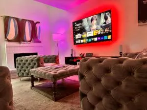 Townhouse by Oasis Retreats - Westchase Heliport