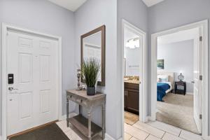 Spacious 4BR Townhome with Pool at Storey Lake