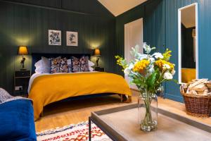 Cosy and Unique Cabin, Henley on Thames