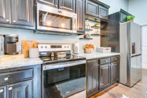 Dtwn Loft in the Heart of Monett Pets Welcome!