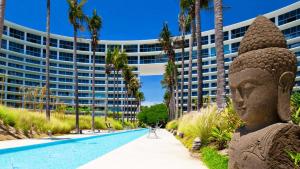 Luxury 6 Bedroom Floating Condo