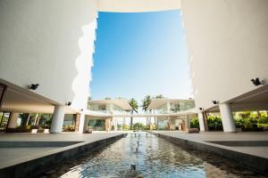 Luxury 6 Bedroom Floating Condo