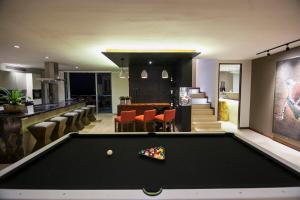 Luxury 6 Bedroom Floating Condo