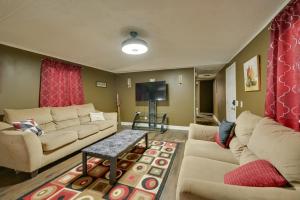 8 Mi to Dtwn Greenville Bethel Home with Yard