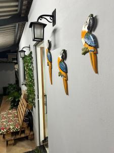 Casa novinha, com suite e garagem grande