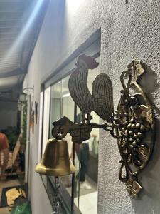 Casa novinha, com suite e garagem grande