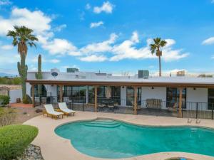 Two Bird Ranch, 5 acre Luxury and Peace Heat Pool