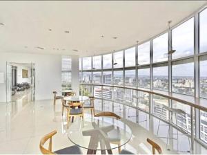 Modern Condo with Stunning Views