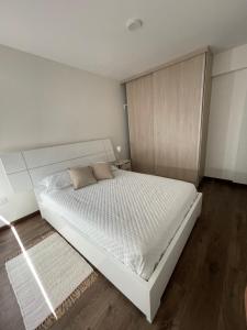 Departamento totalmente amoblado de 3 dormitorios, 2 baños