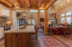 Uncle Chris Cabin