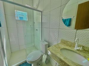 Bela acomodação em jacuipe com churrasqueira, piscina, mesa de sinuca e três quartos, dois sendo suítes! Além de muito espaço por toda a área!