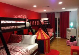 MagicwayVillas Mickeys Pool Club House - Pool & Spa - Walking to Disneyland