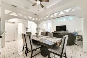 Fenced Yard Home Near Hospitals in Edinburg! - فار