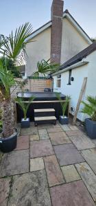 Double room, Cosy, gated drive, hot tub,