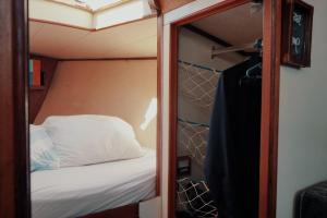 Cozy Lisbon Marina Sleepaboard - Sail Away