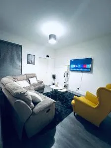 SwankyHome4Groups NearM6 - 沃尔索尔