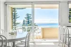 Premium Beachfront with Unbelievable Views - Collaroy