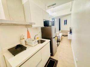 Dimples nest at Azure North san fernando