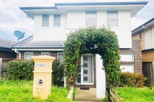 Kellyville 5Br Near park and shopping mall