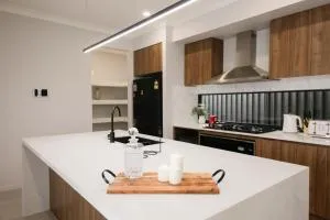 Family 4 BR southside escape in Rochedale - Burbank