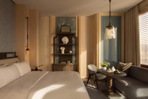 Phòng Superior giường King (Superior King Room)