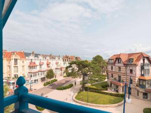 Appartements Appartement moderne en centre-ville du Touquet avec 2 chambres - FR-1-821-28 : photos des chambres
