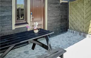 Lovely Apartment In Darlowo With Wifi