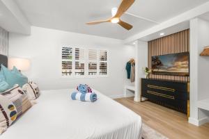 Renovated 1BR in Alii Kai with Split AC & Parking