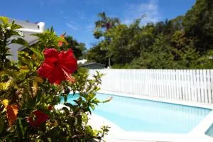 Modern Pool Oasis & Seaside Abode - Shorncliffe