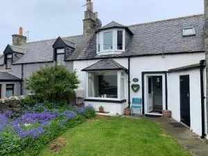 Whitehills Cottage - dogs welcome - Macduff