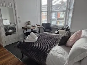 #4 Studio Portsmouth Apartment - Cosham