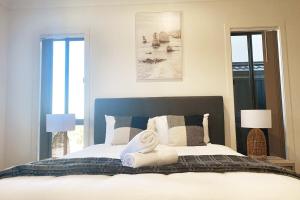 Kellyville Adorable 5 Br Home near Parks & Shops