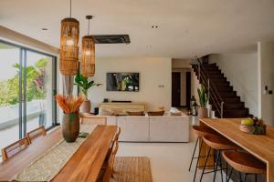 Luxury 3 BDR Jungle Villa - Infinity Pool & Seaview