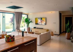 Luxury 3 BDR Jungle Villa - Infinity Pool & Seaview