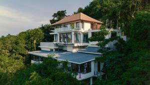 Luxury 3 BDR Jungle Villa - Infinity Pool & Seaview