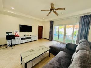Majestic Residence Seaside villa Private beach