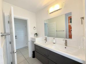 2Bed Bright & Stylish Ritchie Urban Retreat