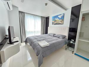 City Center Residence pool view