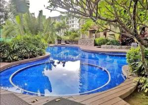 1Br QC Furnished Condo FREE Pool Access, FAST WIFI