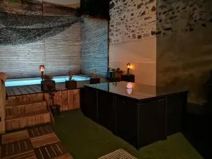 Chambre privée au pied des cevennes - 洛代夫